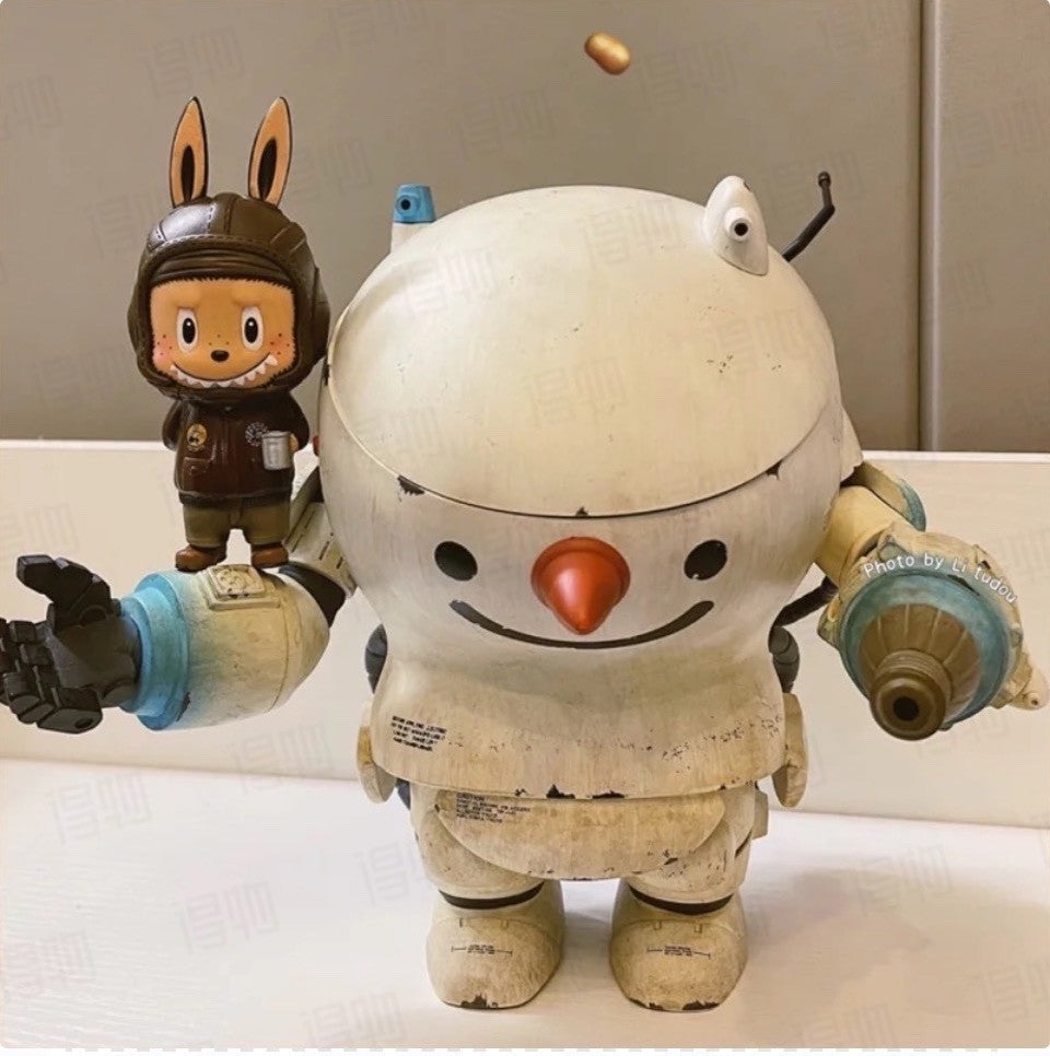 RARE! Authentic Kow Yokoyama LABUBU "SNOWMAN" Fighting Machine with Labubu Pilot