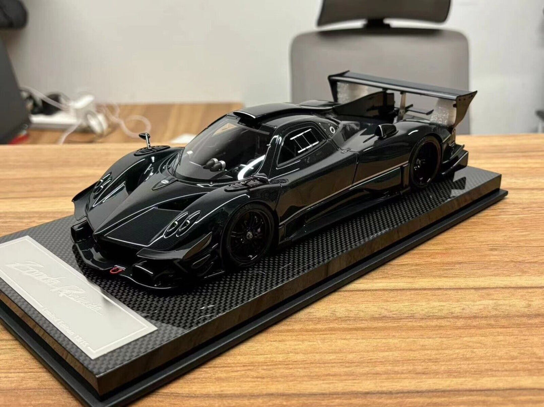 Pagani Zonda Revolucion (Full Black Carbon Fibre) [Dino Model] 1/18 scale