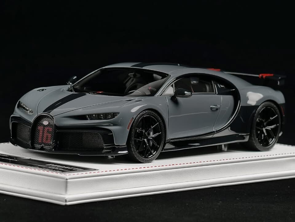 Bugatti Chiron Pur Sport (Dark Gray) [Davis & Giovanni] 1:18 scale