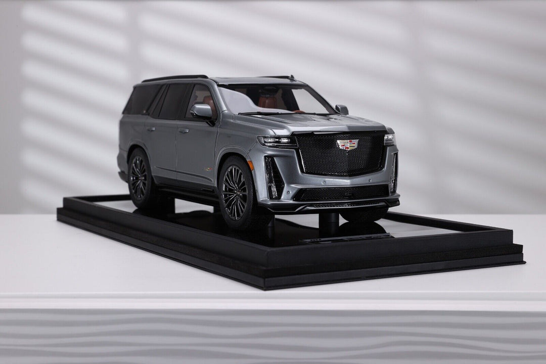 Cadillac Escalade-V (Silver Metallic) [Motorhelix] 1/18 scale