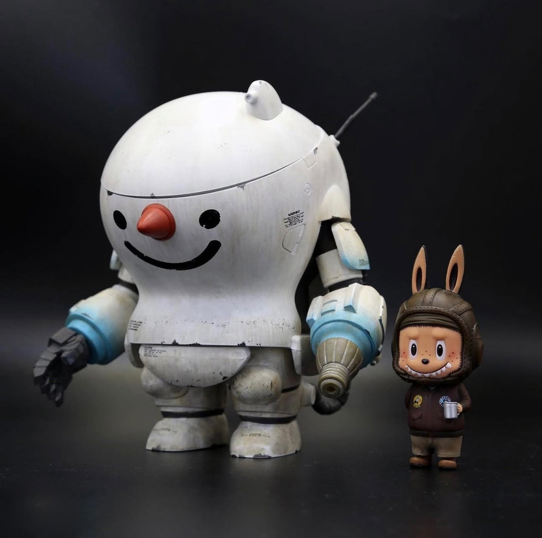 RARE! Authentic Kow Yokoyama LABUBU "SNOWMAN" Fighting Machine with Labubu Pilot