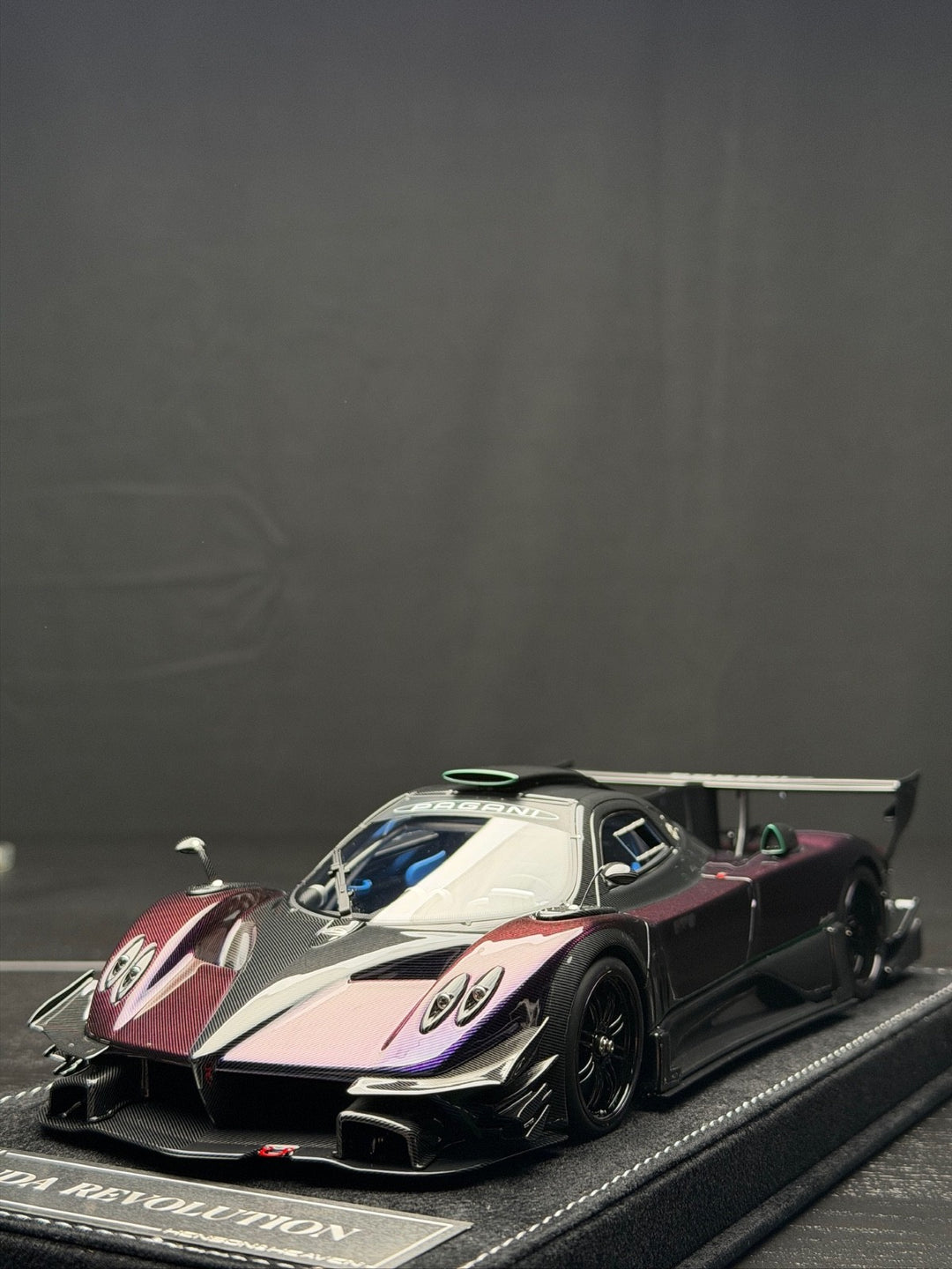 Pagani Zonda Revolution (Chameleon Purple) [Henson&Heaven] 1/18 scale