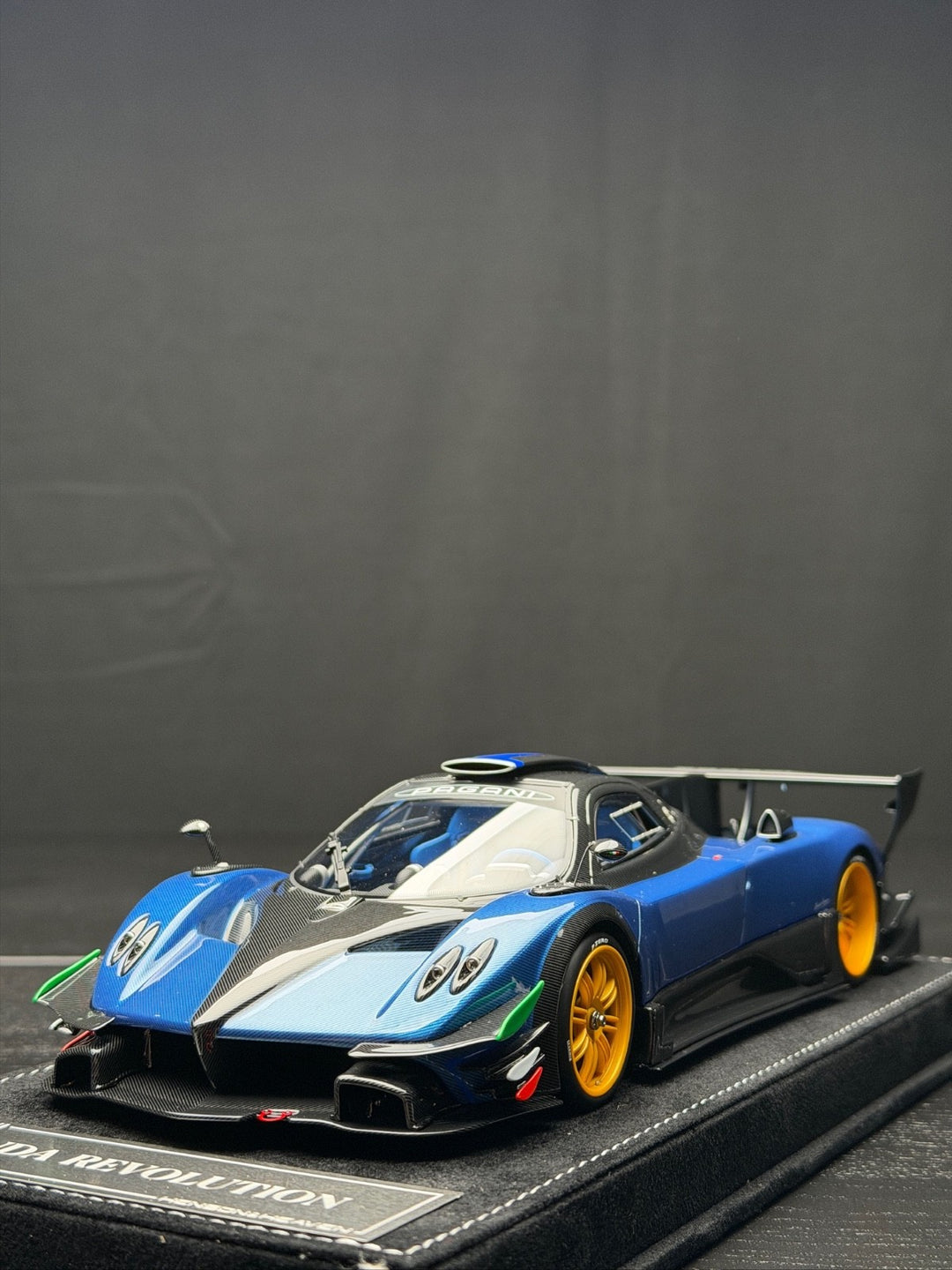 Pagani Zonda Revolution (Blue/ Carbon/ Italy Accents) [Henson&Heaven] 1/18 scale
