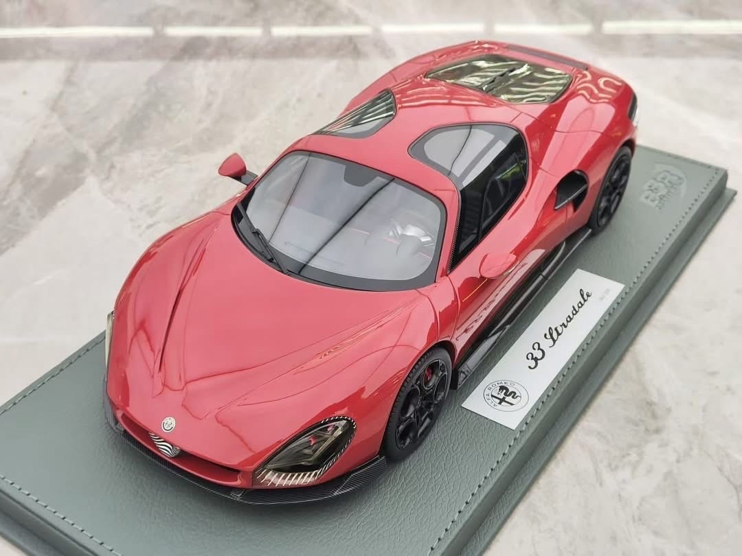 Alfa Romeo 33 Stradale (Red) [BBR] 1:18 scale