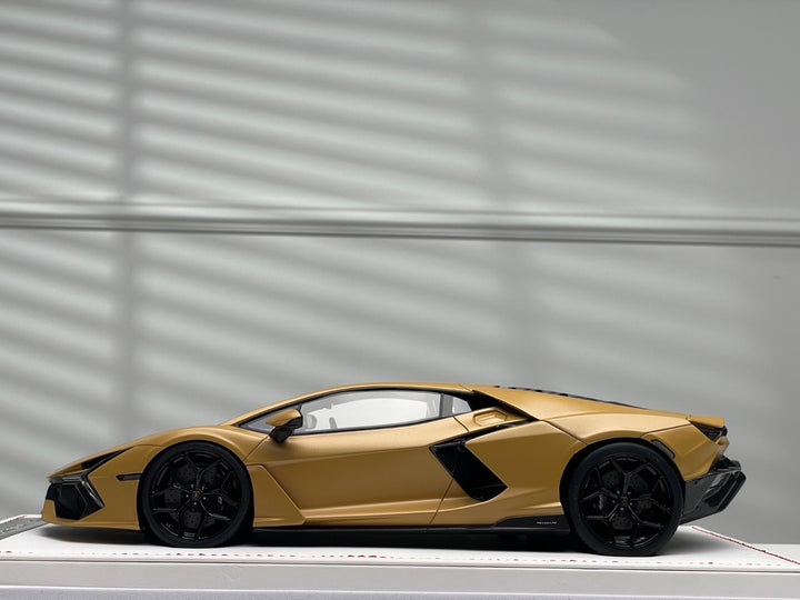 Lamborghini Revuelto (Gold) [IVY Merit Model] 1/18 scale
