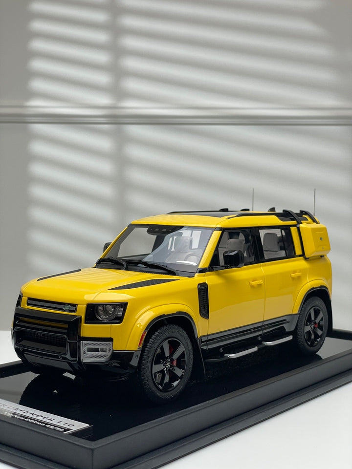 Land Rover Defender (Gloss Yellow) [OEM EXCLUSIVE] 1:18 scale