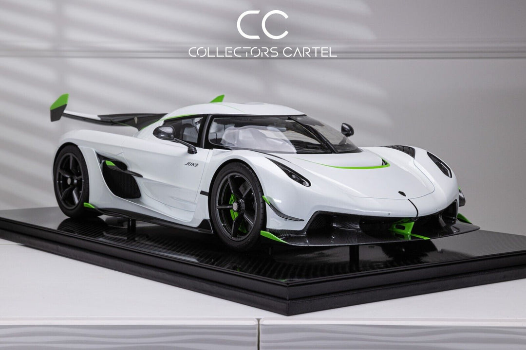 Koenigsegg Jesko (White w/ Neon Green Accents) [FrontiArt] 1:8 scale