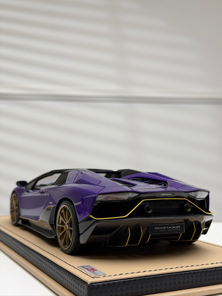 Lamborghini Aventador Ultimae Roadster (Purple) [MR Collection] 1/18 scale