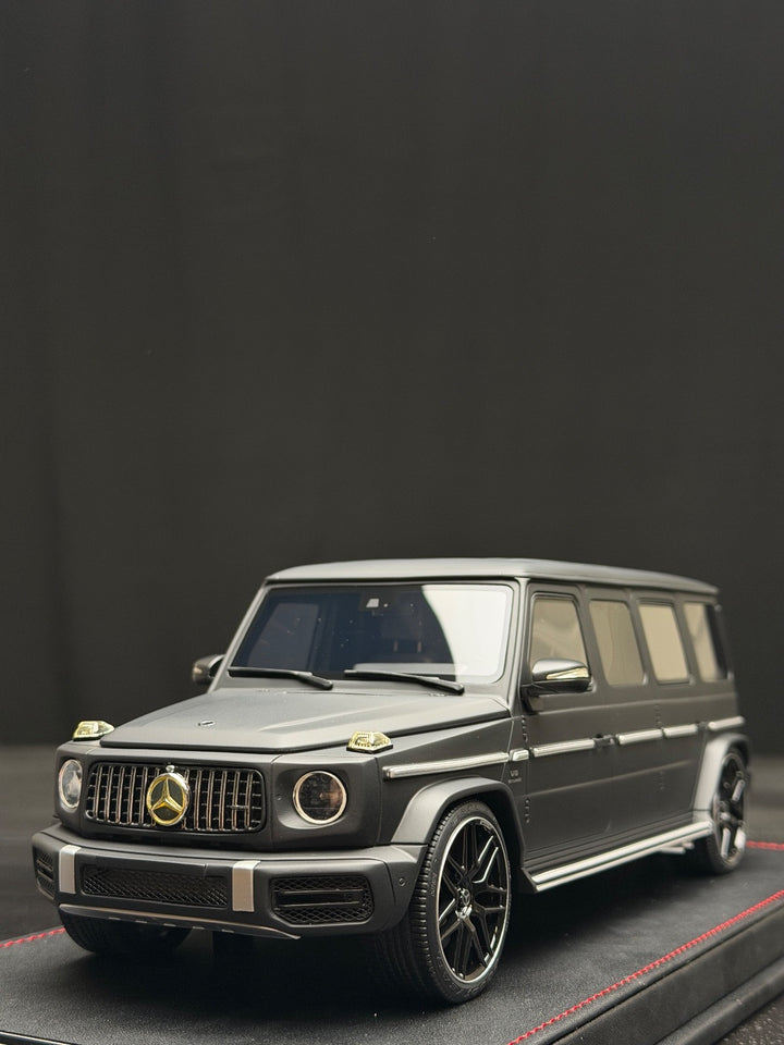 Mercedes-AMG G63 Limousine (Matte Black) [VIP scale Models] 1/18 scale
