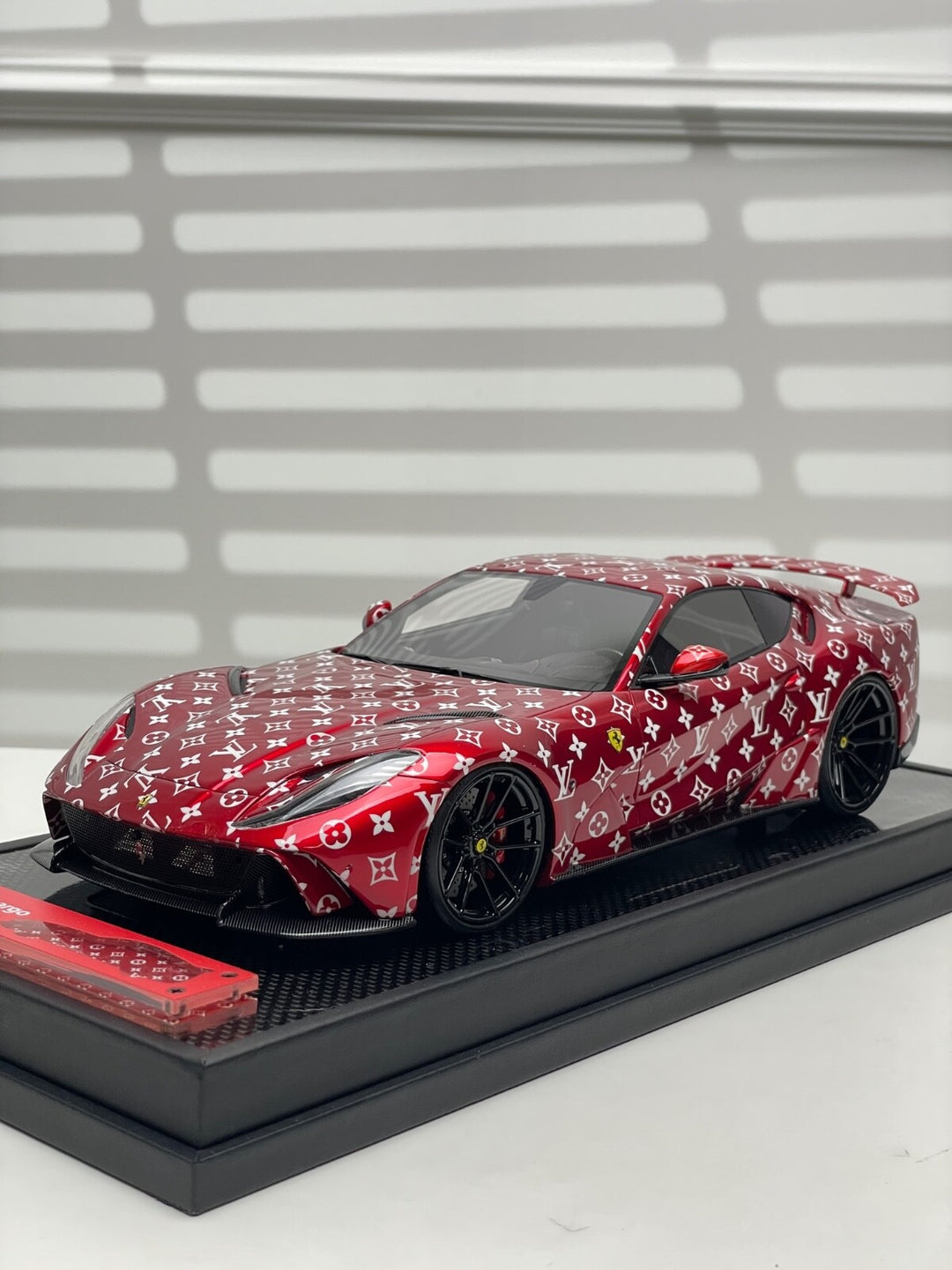 Ferrari 812 N-LARGO NOVITEC (LV Monogram) [IVY Model] 1/18 scale