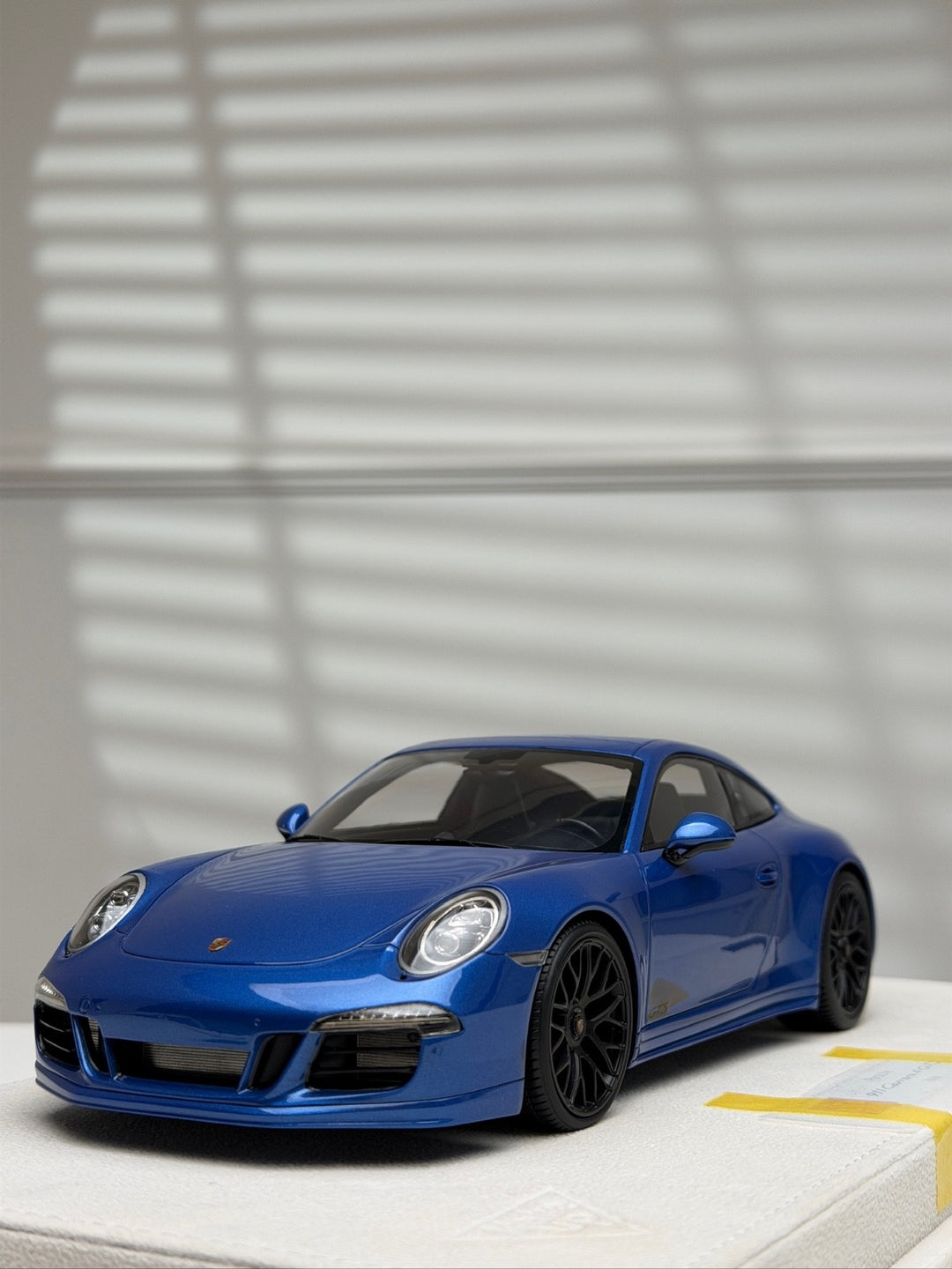 Porsche 911 Carrera 4 GTS (Blue) [Make up Eidolon] 1/18 scale