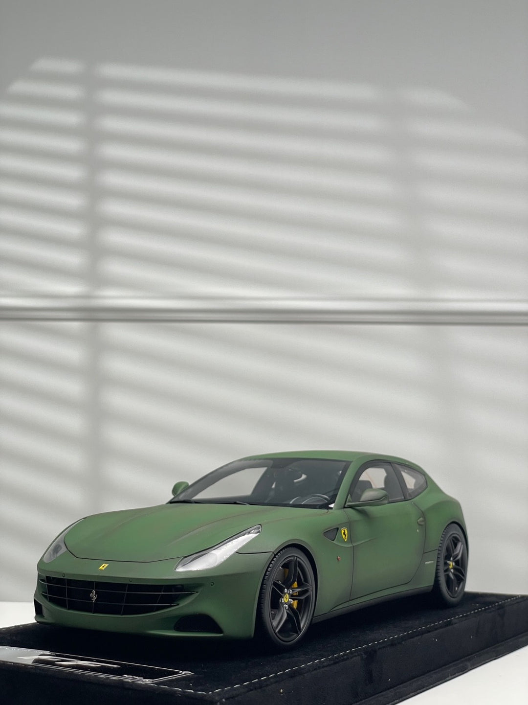 Ferrari FF (Matte Military Green) [Henson&Heaven] 1/18 scale