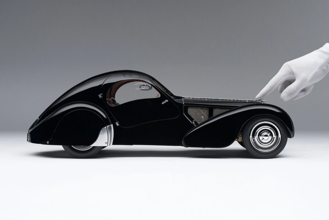 BUGATTI TYPE 57SC ATLANTIC ("LA VOITURE NOIRE") [Openable] By: Amalgam 1:8 scale