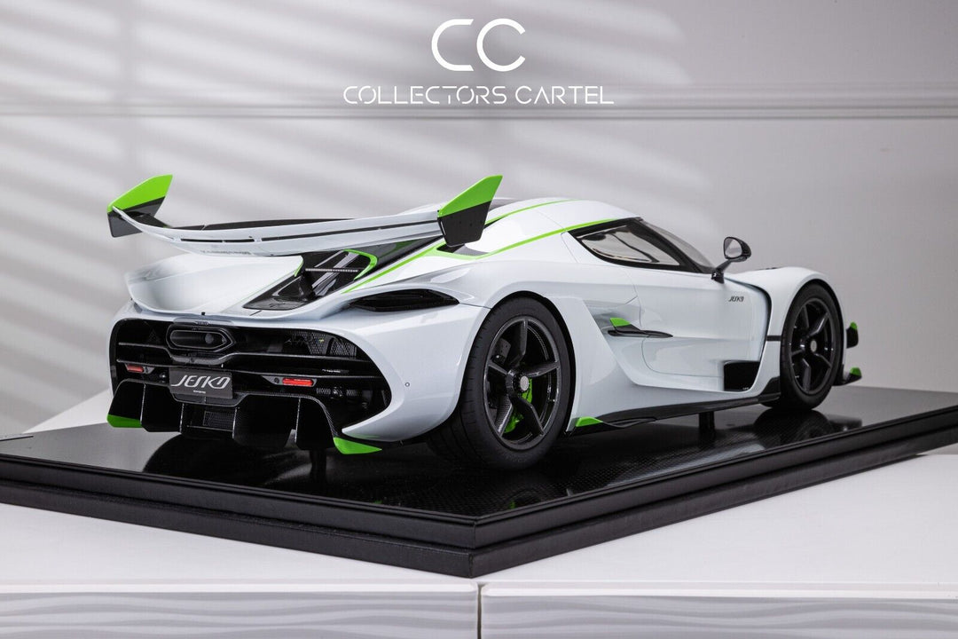 Koenigsegg Jesko (White w/ Neon Green Accents) [FrontiArt] 1:8 scale
