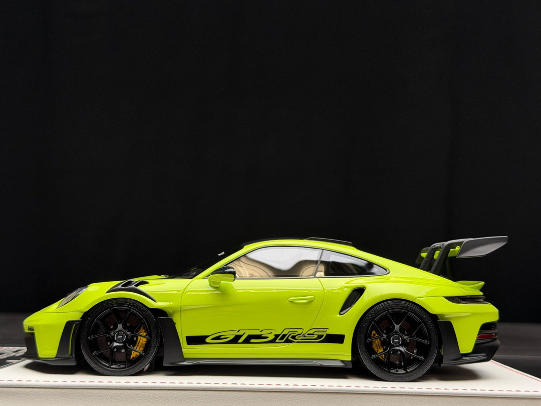 Porsche 911 GT3 RS (Acid Green) [Davis & Giovanni] 1:18 scale