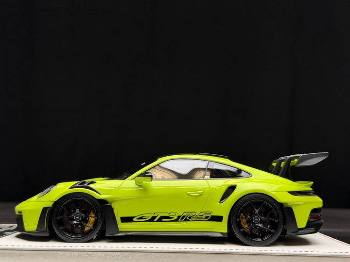 Porsche 911 GT3 RS (Acid Green) [Davis & Giovanni] 1:18 scale