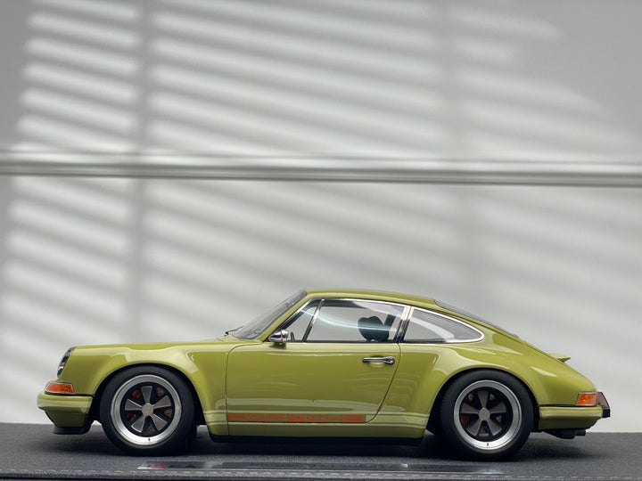 Porsche 911 Singer Coupe (Pale Green) [Make Up IDEA] 1/18 scale