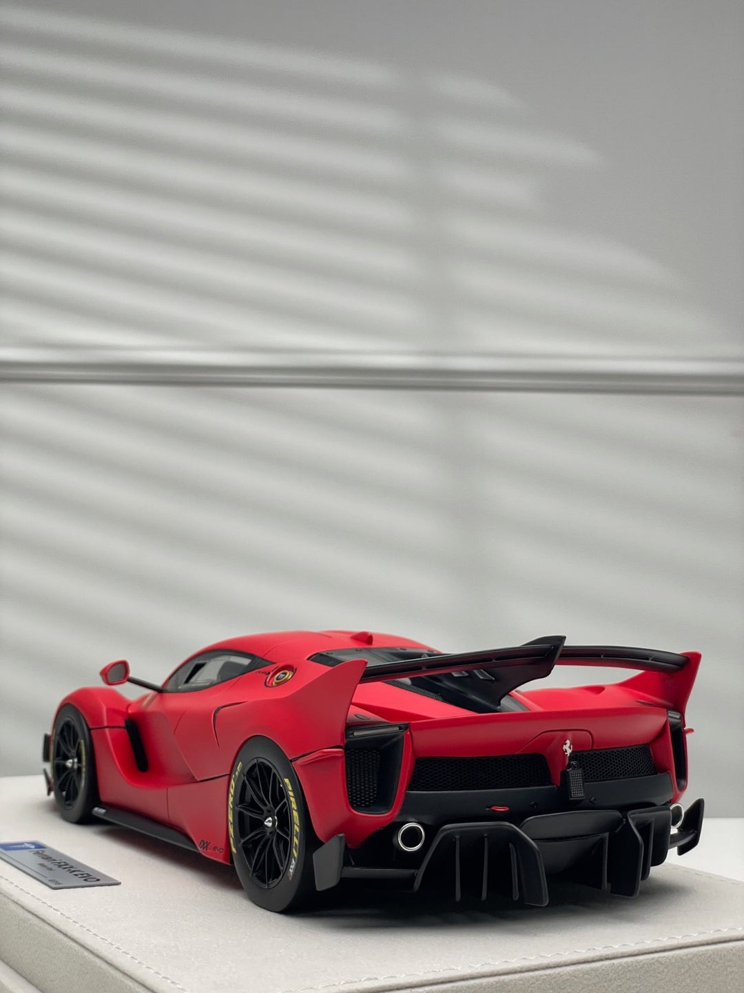 Ferrari FXX-K EVO (Matte Red) [Hermez Collection] 1/18 scale