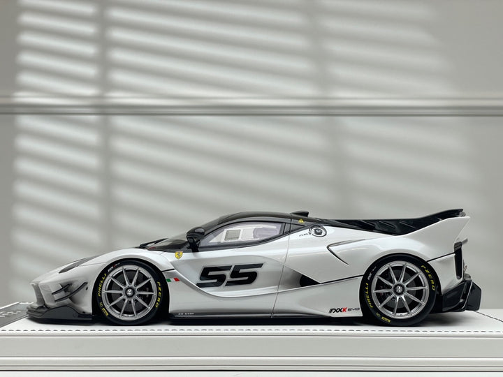 Ferrari FXXK EVO (Pearl White) [PRORAZE] 1/18 scale
