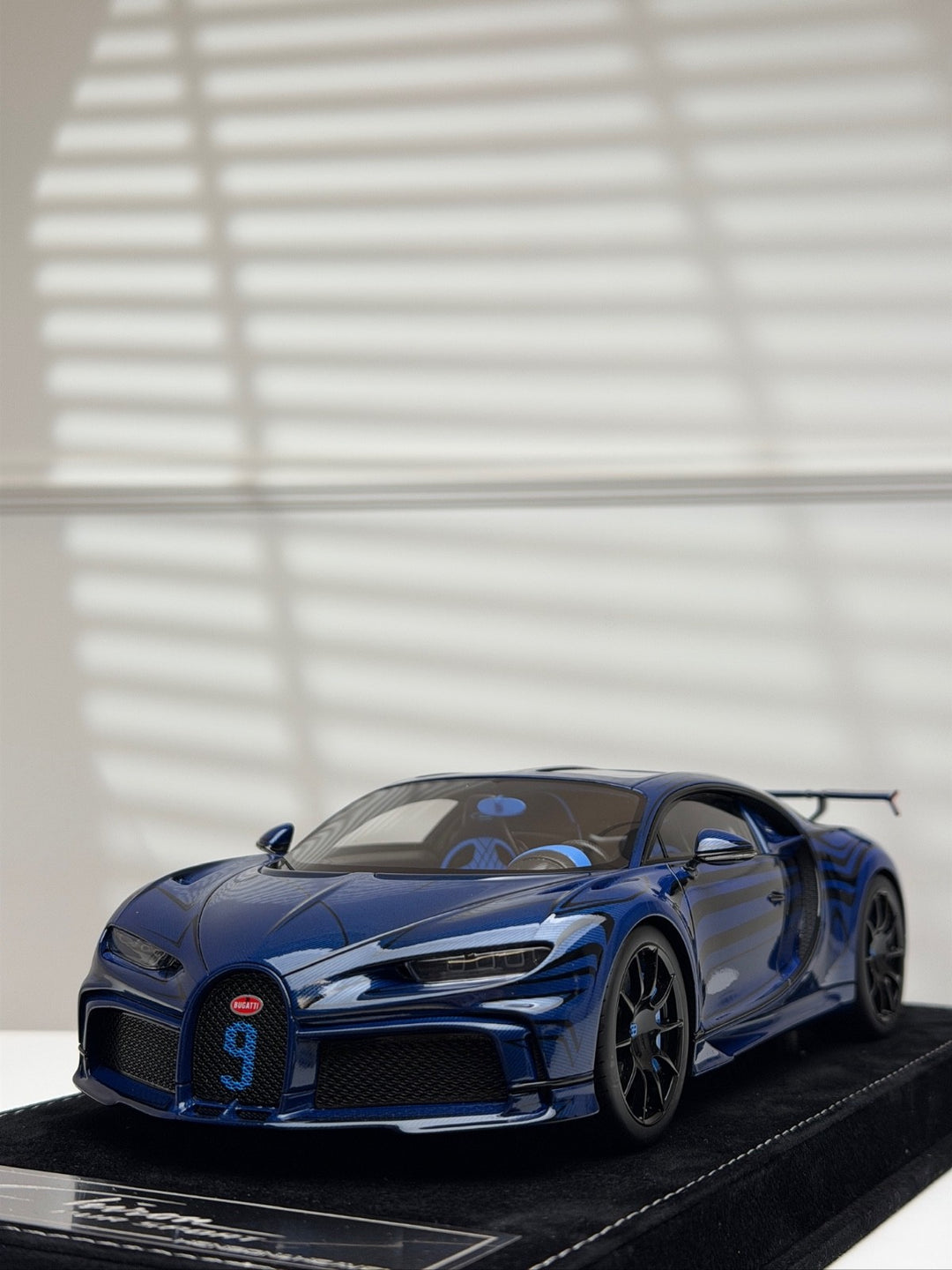 Bugatti Chiron Pur Sport (Blue Carbon) [Henson&Heaven] 1/18 scale