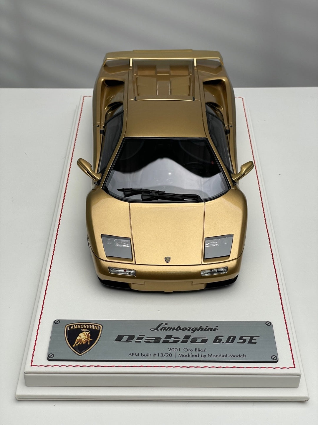 Lamborghini Diablo SE (Gold) [Auto Palace Model] 1/18 scale
