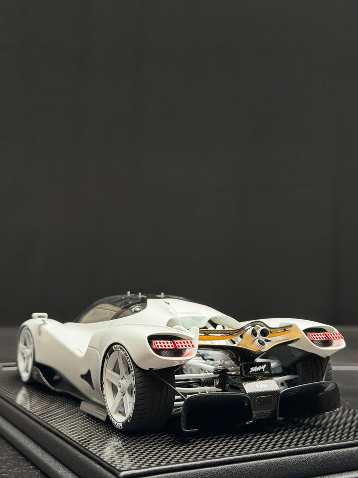 Nilu 27 (White) [FrontiArt] 1:18 scale