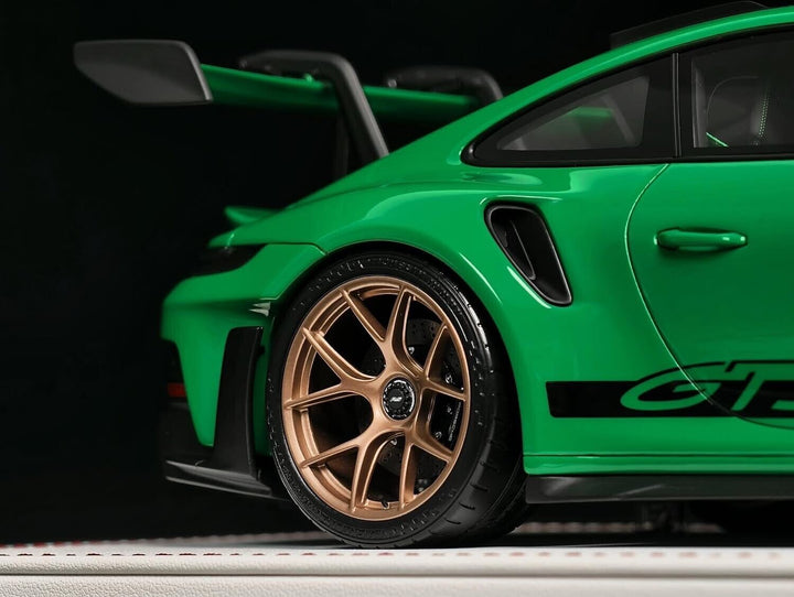 Porsche 911 GT3RS (Viper Green) [Davis & Giovanni] 1:18 scale