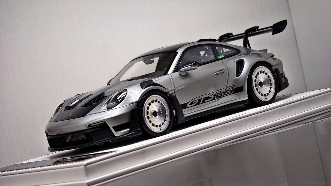 Porsche 911 GT3 RS (Silver/ Real Alloy Rims) [Davis & Giovanni] 1/18 scale