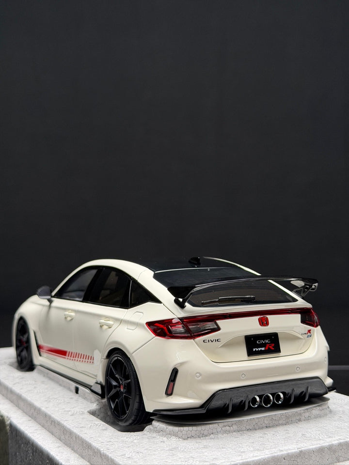Honda Civic Type R HKS (White/ Red) [Motorhelix] 1/18 scale