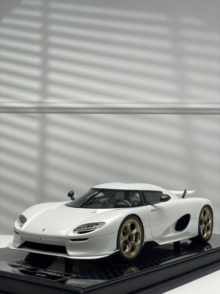 Koenigsegg CC850 (White) [FrontiArt] 1/18 scale