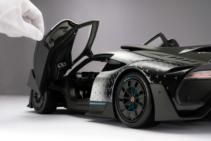 MERCEDES-AMG ONE [Fully opening] By: Amalgam 1:8 scale