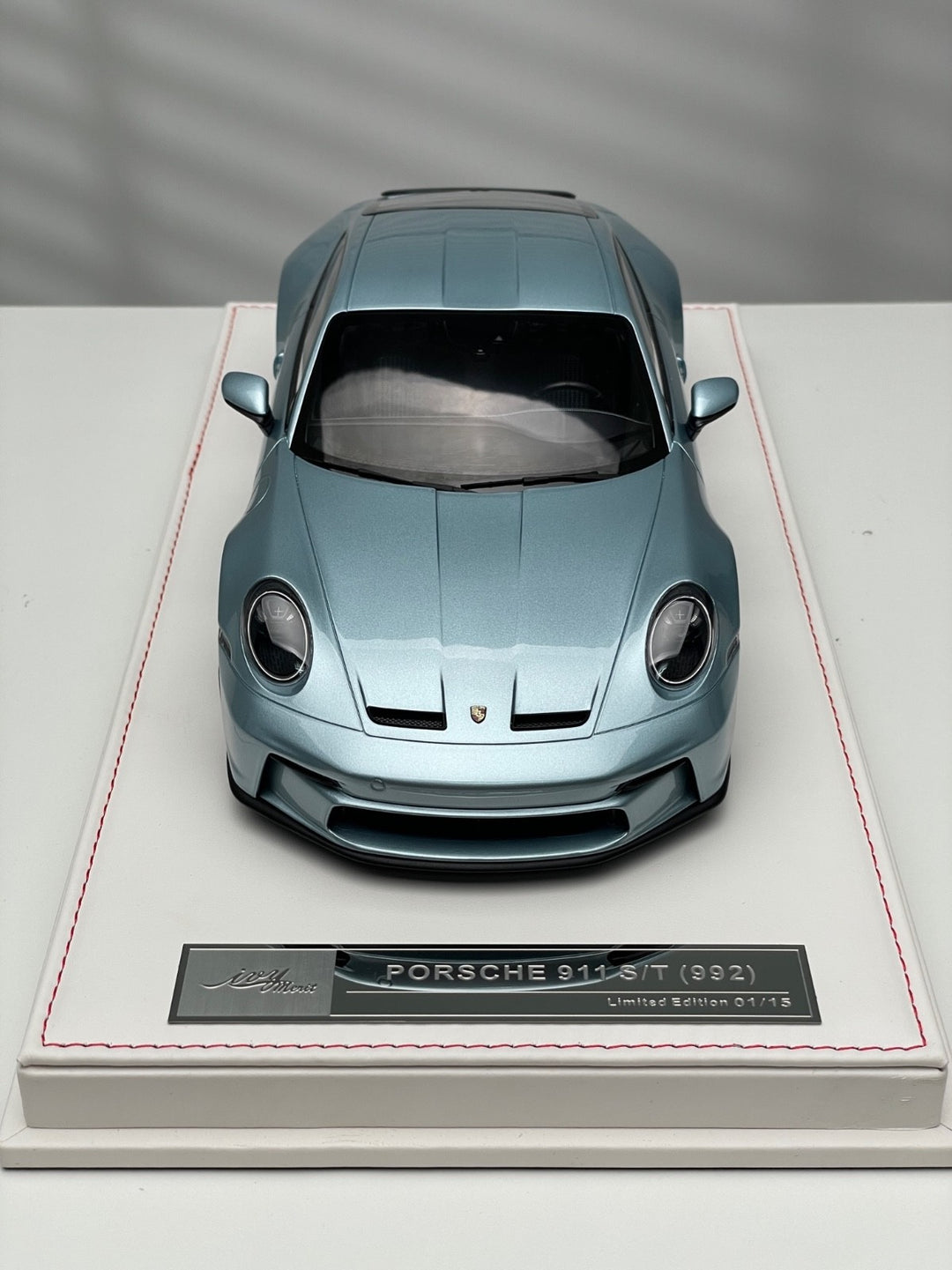 Porsche 911 S/T (Ice Blue/ Silver Rims) [Ivy Merit Model] 1/18 scale