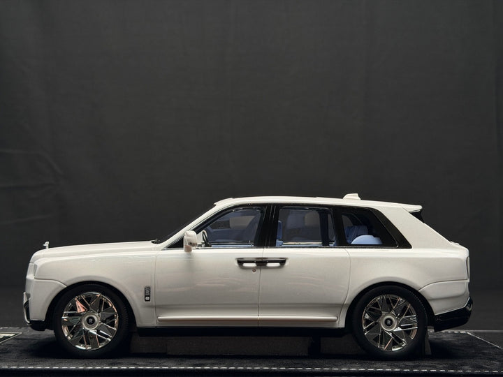 Rolls-Royce Cullinan Series II (White) [H&H] 1/18 scale
