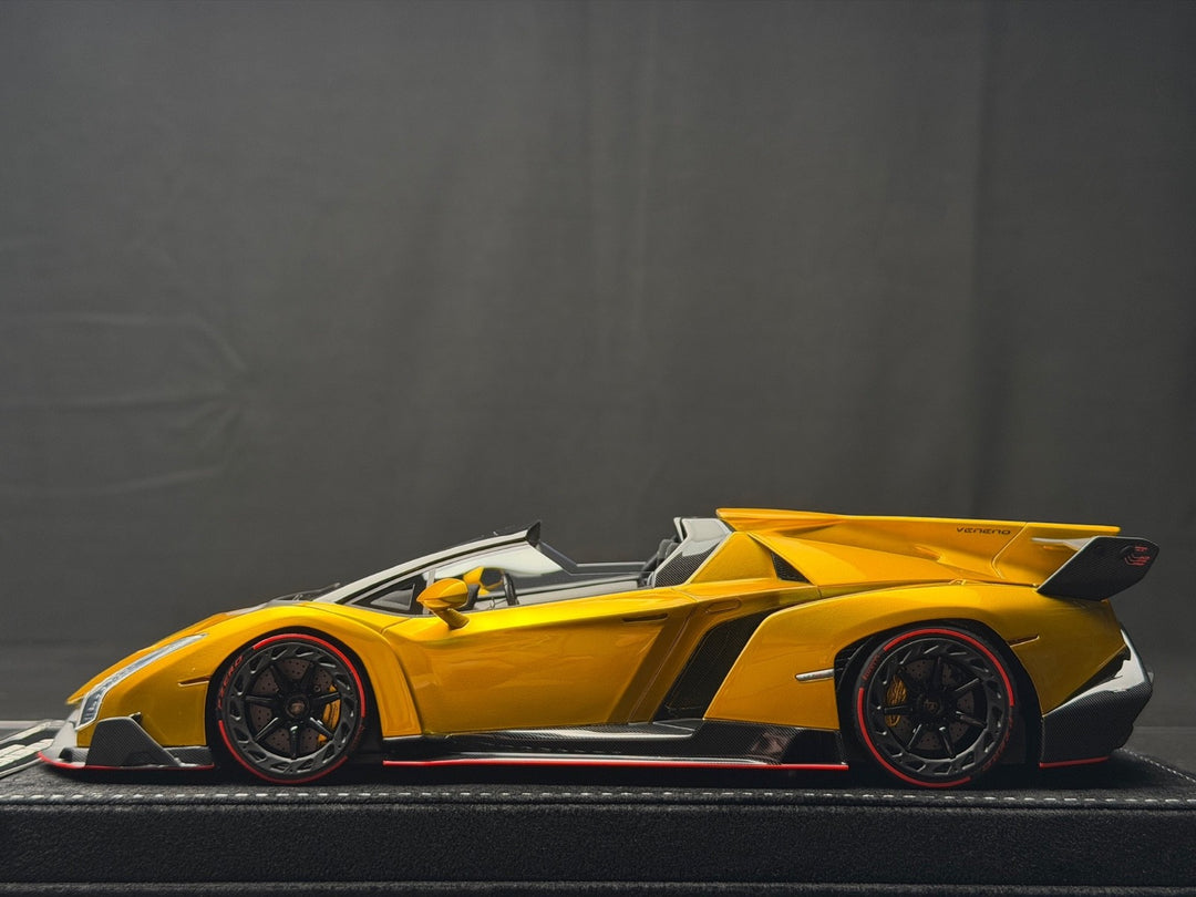 Lamborghini Veneno Roadster (Gold) [Henson&Heaven] 1/18 scale