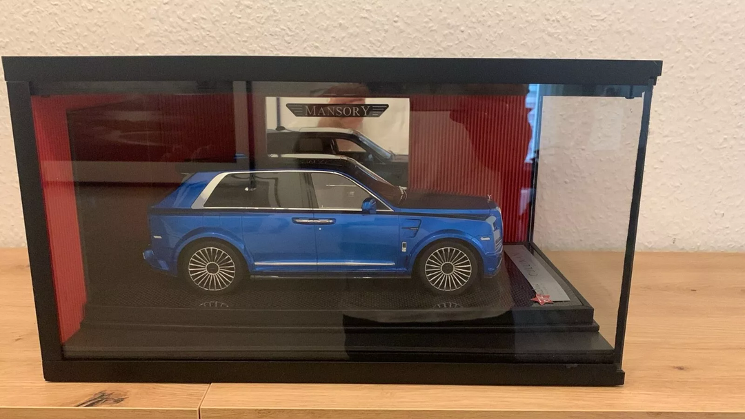 Rolls-Royce Cullinan Mansory - Garage Diorama 1/18 scale