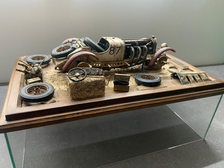 Classic Mercedes-Benz SSKL Barn Find Diorama [1:18 scale]