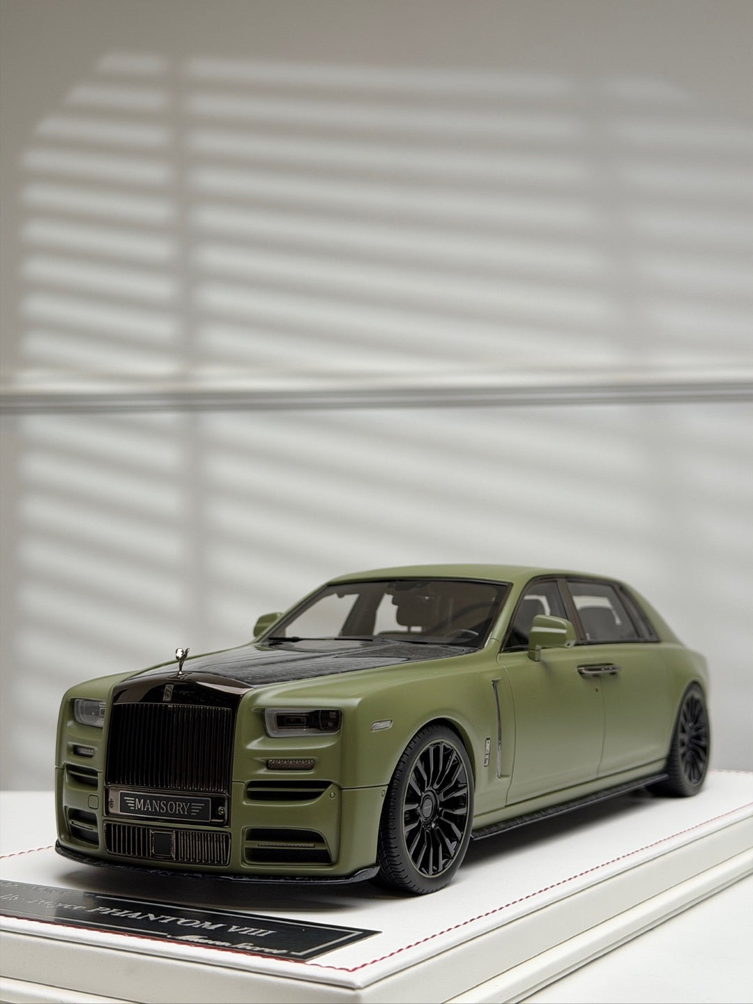 Rolls-Royce Phantom VIII Mansory (Matte Dark Green) [Muse's Secret] 1:18 scale