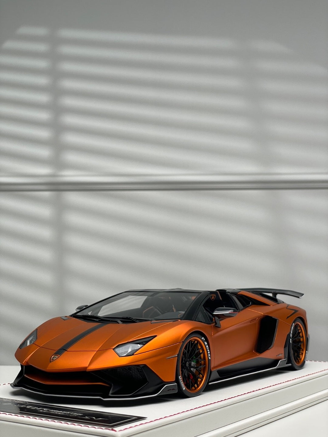 Lamborghini Aventador SV Roadster LBWK (Orange) [Davis & Giovanni] 1/18 scale