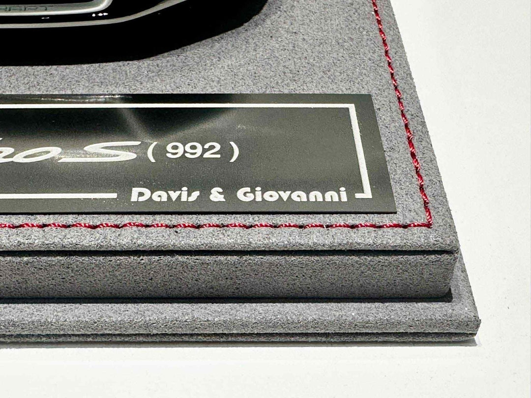 Porsche 911 Turbo S TechArt (Gloss White) [Davis & Giovanni] 1/18 scale
