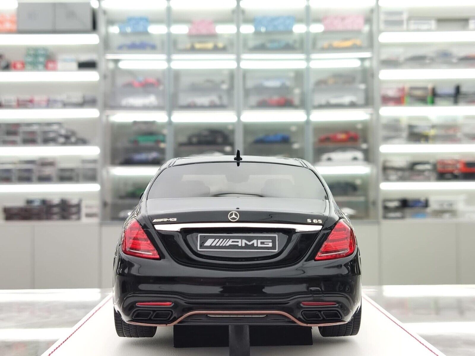Mercedes-Benz S65 AMG (Black) [Vehicle Art] 1/18 scale