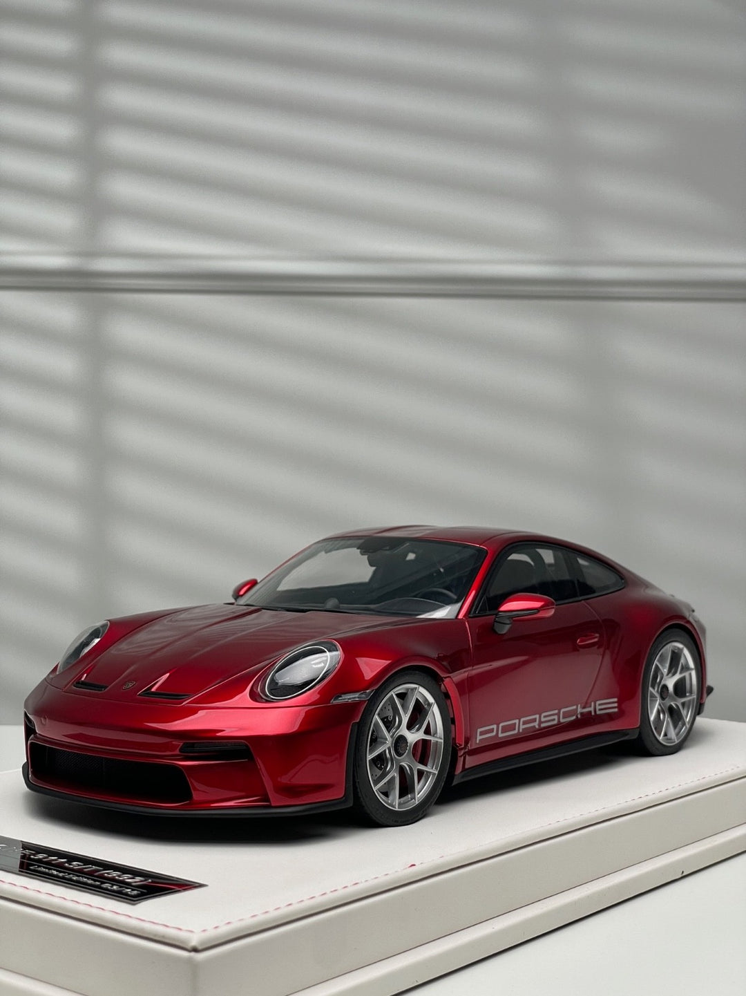 Porsche 911 S/T (Metallic Red/ Silver Rims) [Ivy Merit Model] 1/18 scale