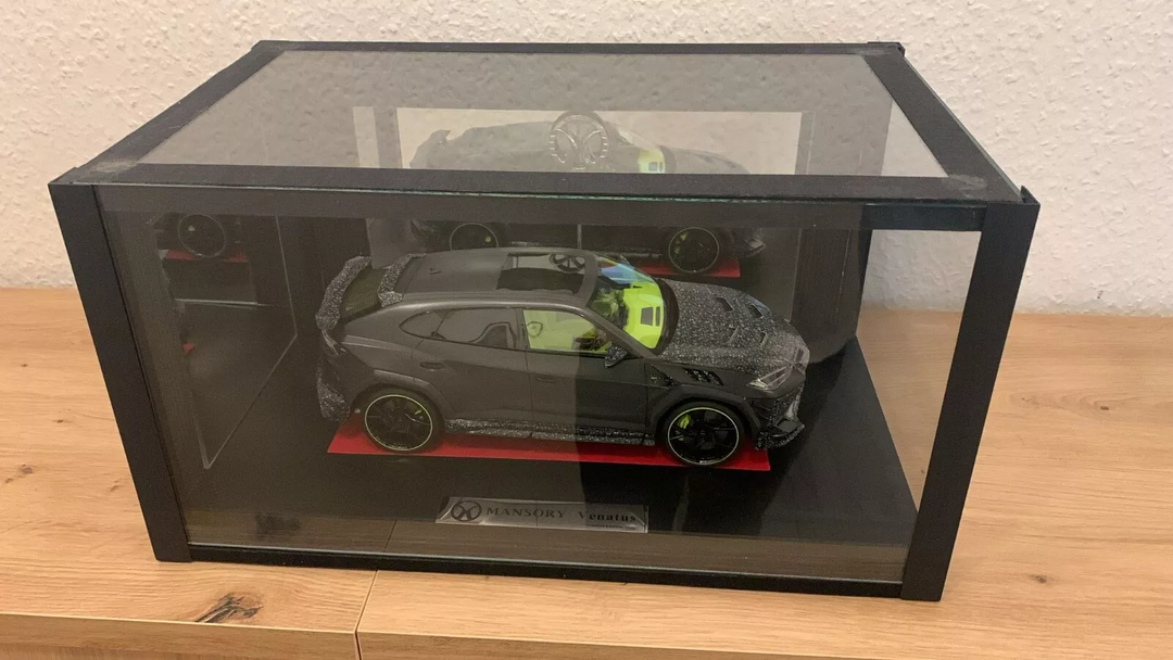 Lamborghini Urus Mansory - Garage Diorama 1/18 scale