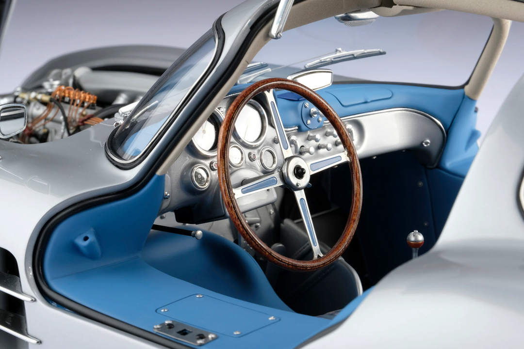 MERCEDES-BENZ 300 SLR UHLENHAUT COUPE [Fully opening] By: Amalgam 1:8 scale