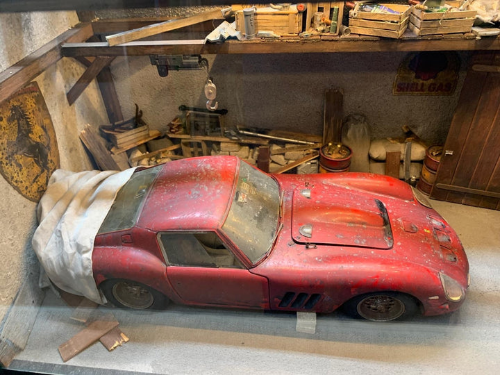 Ferrari 250 GTO - Barn Diorama (Hand Made) [1:18 scale]