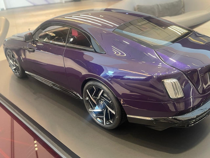 Rolls-Royce Spectre Black Badge [Fully opening + Lights] By: Amalgam 1:8 scale