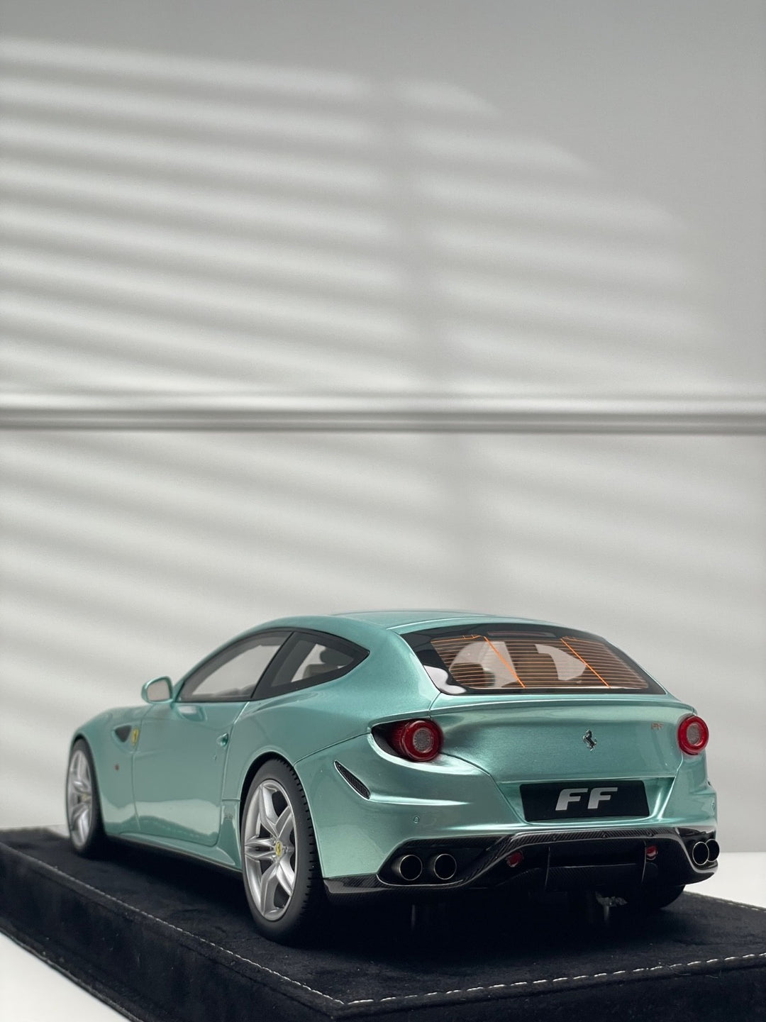 Ferrari FF (Ice Blue) [Henson&Heaven] 1/18 scale
