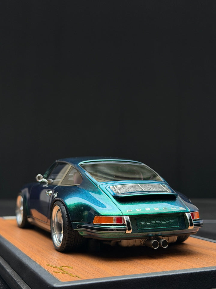Porsche 911 Singer (Chameleon Blue) [Timothy & Pierre] 1/18 scale