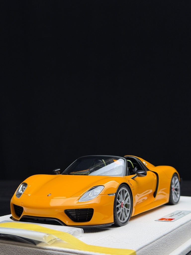 Porsche 918 Spyder Weissach (Orange) [MakeUp Eidolon] 1/18 scale