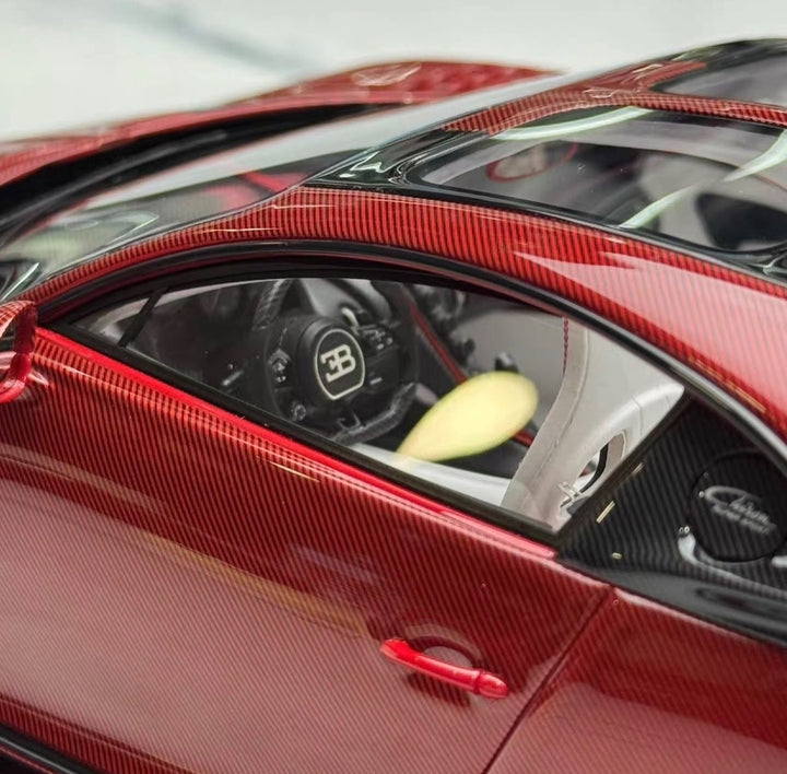 Bugatti Chiron Super Sport (Red Carbon) [Henson&Heaven] 1/18 scale