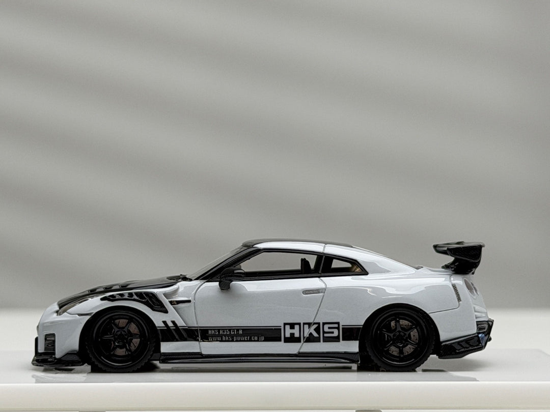 Nissan R35 GT-R HKS (White) [Davis & Giovanni] 1:64 scale